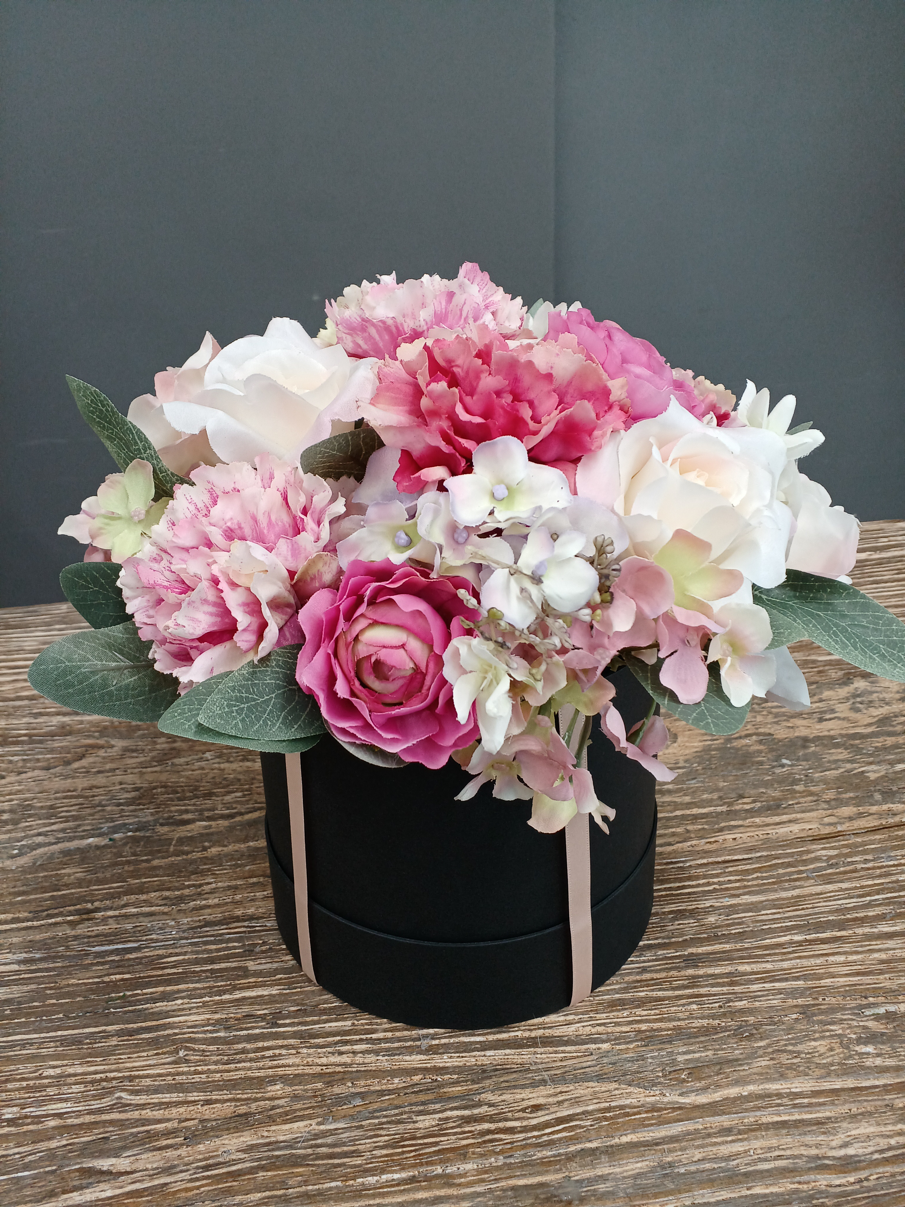 アーティフィシャルフラワーボックスアレンジメント