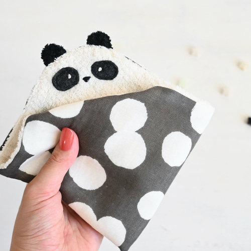 大判タオルハンカチ♡パンダちゃん（大きなドット柄） ハンカチ