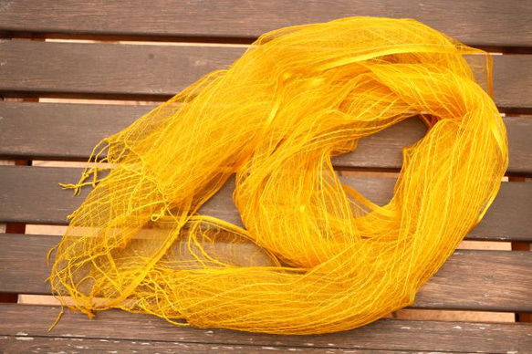 ビビットイエロー 草木染のシルク100％スト－ル Marigold Organdy
