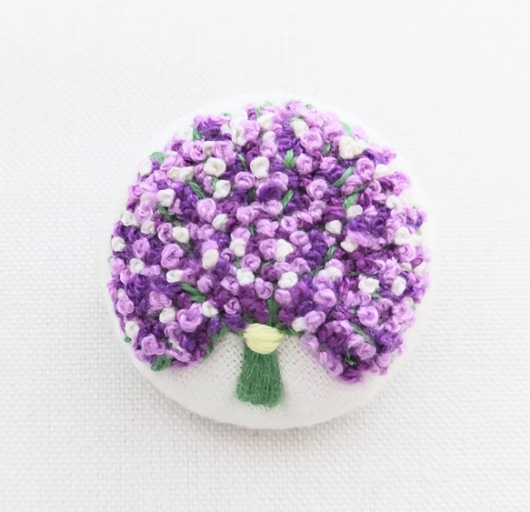 ライラックの花　刺繍ブローチ 4枚目の画像