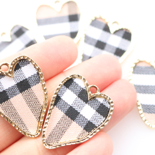 6個】ハート チャーム カンつき チェック柄 不規則 ベージュ ゴールド  