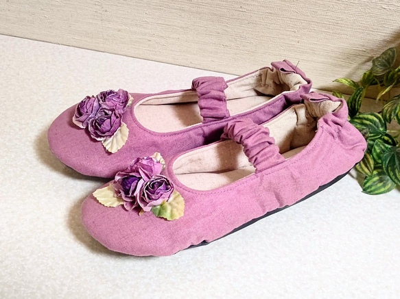 リネンとお花のふわふわルームシューズ紫（23.5～24.5ｃｍ） 2枚目の画像