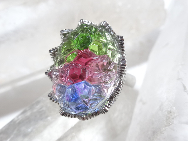 オーバルヴィンテージアイリスガラスストーンのリング