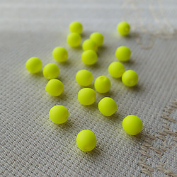 見つかっちゃった！〜4mm〜　チェコビーズ 20個 1枚目の画像