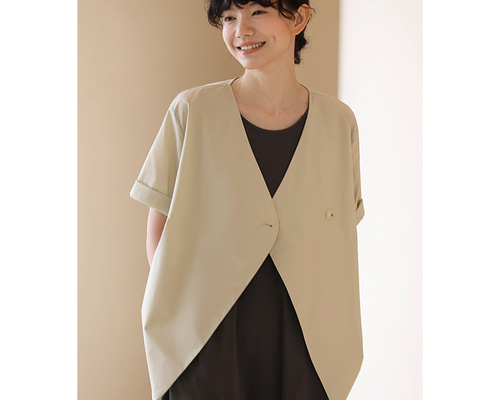 mici 半袖ジャケット　ベージュ ダブルブレス　ジャケット 半袖　ほぼ未使用 ベーシッククロップド丈半袖ジャケット[品番：II000008680