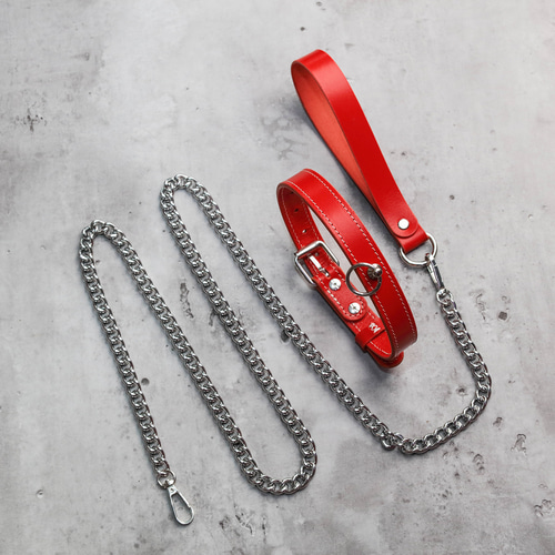 鮮烈でほとばしるような赤い本牛革チョーカー レザーチョーカー レッド