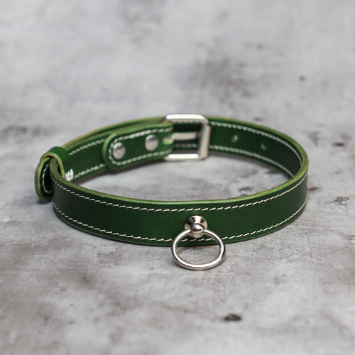 爽やかで洗練されたグリーンレザーチョーカー 2cm リード付き 緑の