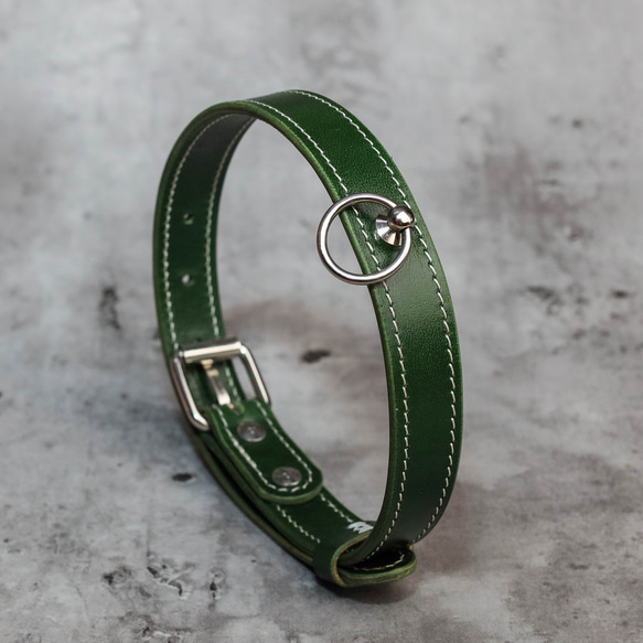 清爽精緻的綠色皮革頸鍊，配上 2 公分鉛 綠色頸鍊 第2張的照片
