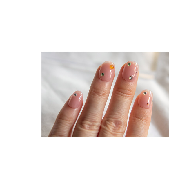 #78｜ bijou nail *. ファンデーションカラー⌇simple カラフルストーン ピンク【ネイルチップ】 3枚目の画像