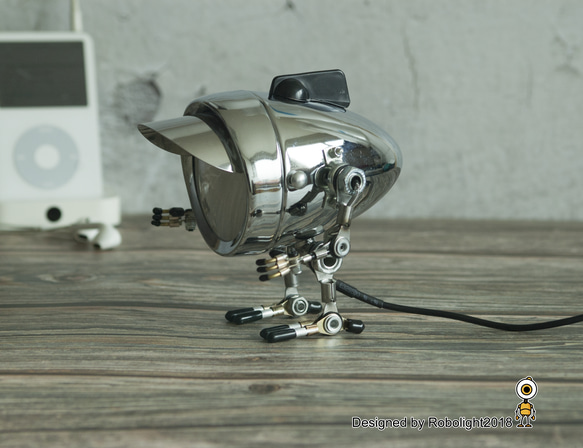 小人 ロボット ランプ テーブル ランプ 1枚目の画像