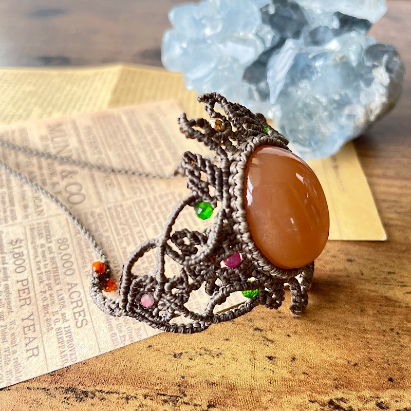 ムーンストーン　マクラメブレスレット　ハンドメイド