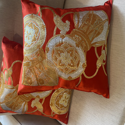 2145豪華刺繍の帯リメイク　正絹クッションカバー40cm✖️40cm ２個セット 2枚目の画像