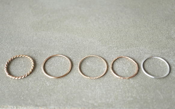 つけっぱなしok シンプルな14kgfリング　指輪　スキンジュエリー　重ね付け　シンプル　ゴールド 10枚目の画像
