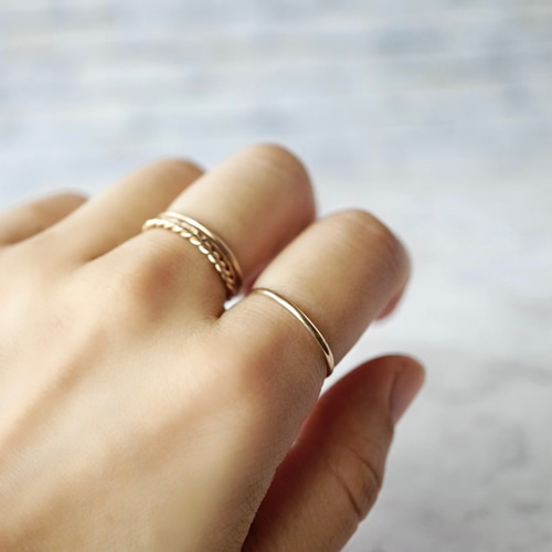 つけっぱなしok ハンマー加工の14kgfリング スキンジュエリー