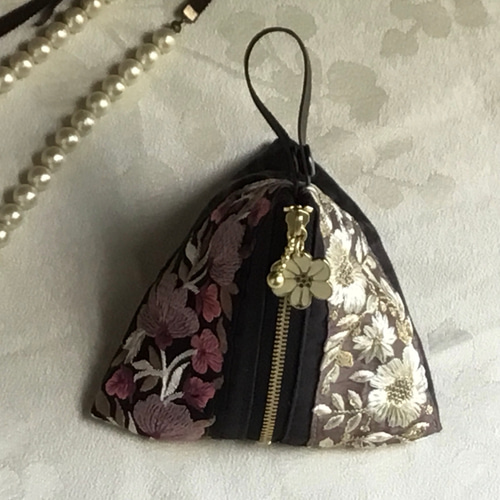 インド刺繍リボンテトラ三角ボーチ ポーチ sakura iro 通販