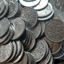 幸せのシックスペンス イギリス 50個セット ラッキー6ペンス 本物古銭英国コイン  美品です 19.5mm 2.8gr 2枚目の画像