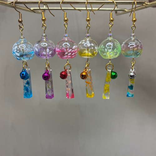 本物みたいに鈴が鳴る♪風鈴ピアス/イヤリング ピアス（フック