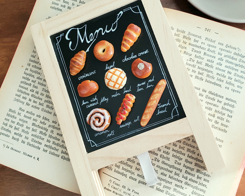 パン屋さんの置き看板 pan-small.jpg