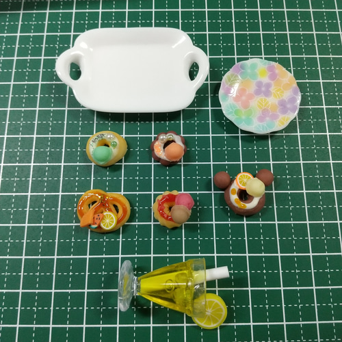ミニチュア #1133☆ドーナツMIX 花柄お皿、プレート、アイスレモン