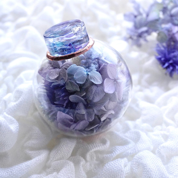 ﻿万華鏡「静かな夜の紫陽花」プリザーブドフラワー 枯れないお花 アレンジメント 2枚目の画像