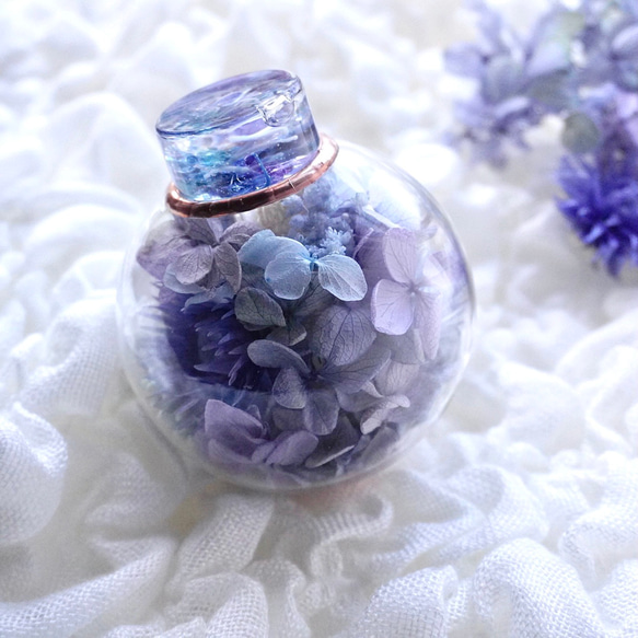 紫陽花の万華鏡「静かな夜の紫陽花」プリザーブドフラワー 枯れないお花 アレンジメント 3枚目の画像