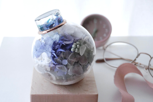紫陽花の万華鏡「静かな夜の紫陽花」プリザーブドフラワー 枯れないお花 アレンジメント 1枚目の画像