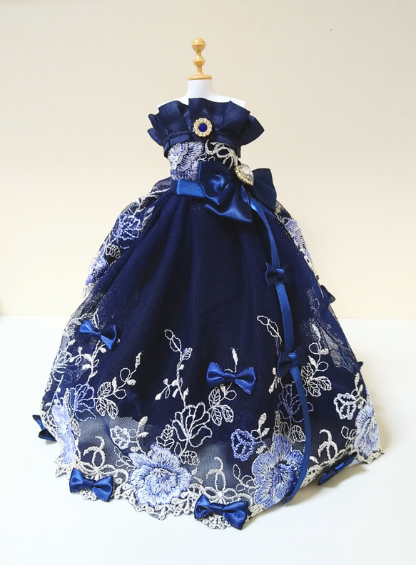 242一点物ミニチュアウエディングドレス☆薔薇刺繍ネイビー