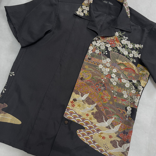 着物リメイク 鶴柄の黒留袖アロハシャツ メンズMサイズ シャツ 着物リメイク 鶴柄の黒留袖アロハシャツ メンズMサイズ シャツ