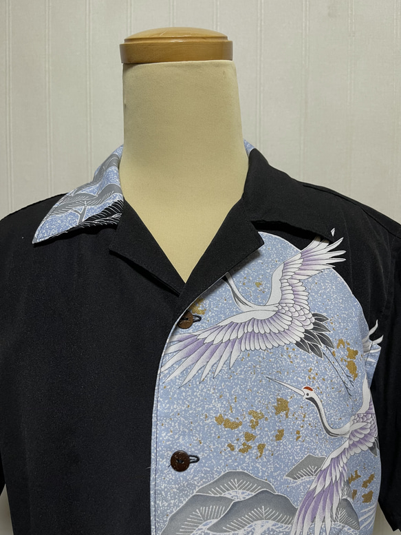 着物リメイク 青に鶴の黒留袖アロハ メンズMサイズ 6枚目の画像