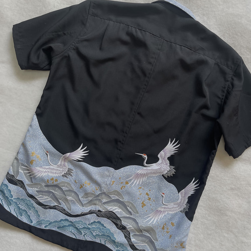 着物リメイク 青に鶴の黒留袖アロハ メンズMサイズ シャツ 着物リメイク 青に鶴の黒留袖アロハ メンズMサイズ シャツ