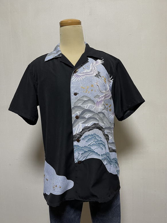 着物リメイク 青に鶴の黒留袖アロハ メンズMサイズ 5枚目の画像