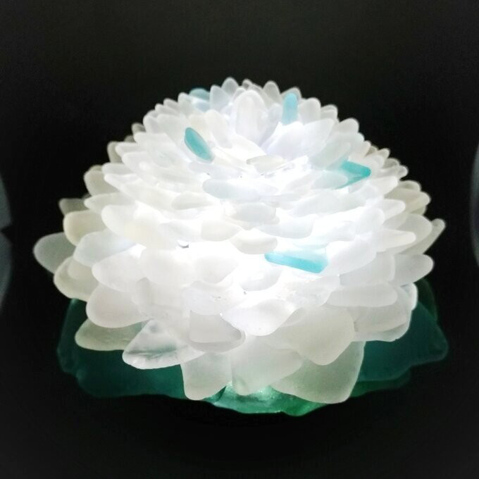 【オーダー】シーグラスのお花のランプシェード ホワイト×グリーン×ブルー 海霧（うみぎり）ギフトラッピング対応【海灯花】