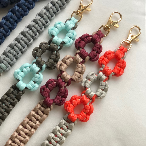 【ハンドメイド】パラコード・スマホ用お花柄ショルダーストラップ ツツジ】パラコード スマホショルダー ストラップ ハンドメイド