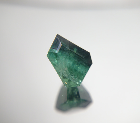 トルマリン バイカラートルマリン   2.68ct ⭐1834 天然石　ルース 3枚目の画像