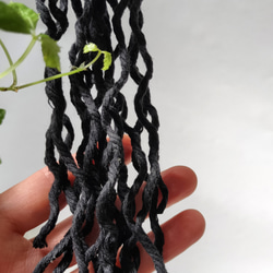 プラントハンガー　マクラメ　マクラメ編み　ブラック　オフホワイト　観葉植物　ハンギング　吊り下げ植物 12枚目の画像