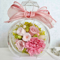 おしゃれな香水瓶 フラワーアレンジメント カーネーション ピンク