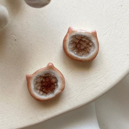 itimi セラミック 陶器　猫　ピアス ピアス ニッケルフリー メタル 猫 ネコ フェイス チタンポスト