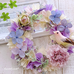 【母の日にも♪】小鳥とお花の布リース〜カーネーションと紫陽花と鳥さん〜（ラベンダー） 1枚目の画像