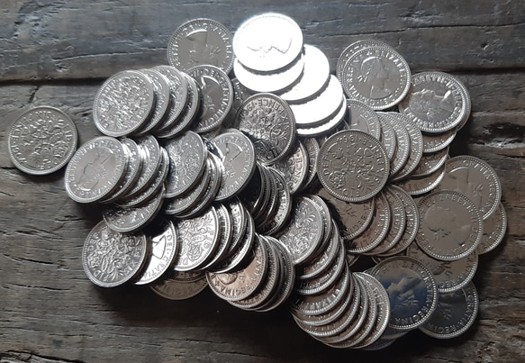 エリザベス女王の幸せのシックスペンス イギリス 10枚セット ラッキー6ペンス 本物古銭英国コイン  美品です 2枚目の画像