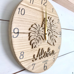 モンステラの葉っぱデザイン ハワイアンウッド壁掛け時計　南国植物かわいい木製ウォールクロック 木の時計 おしゃれ時計 4枚目の画像