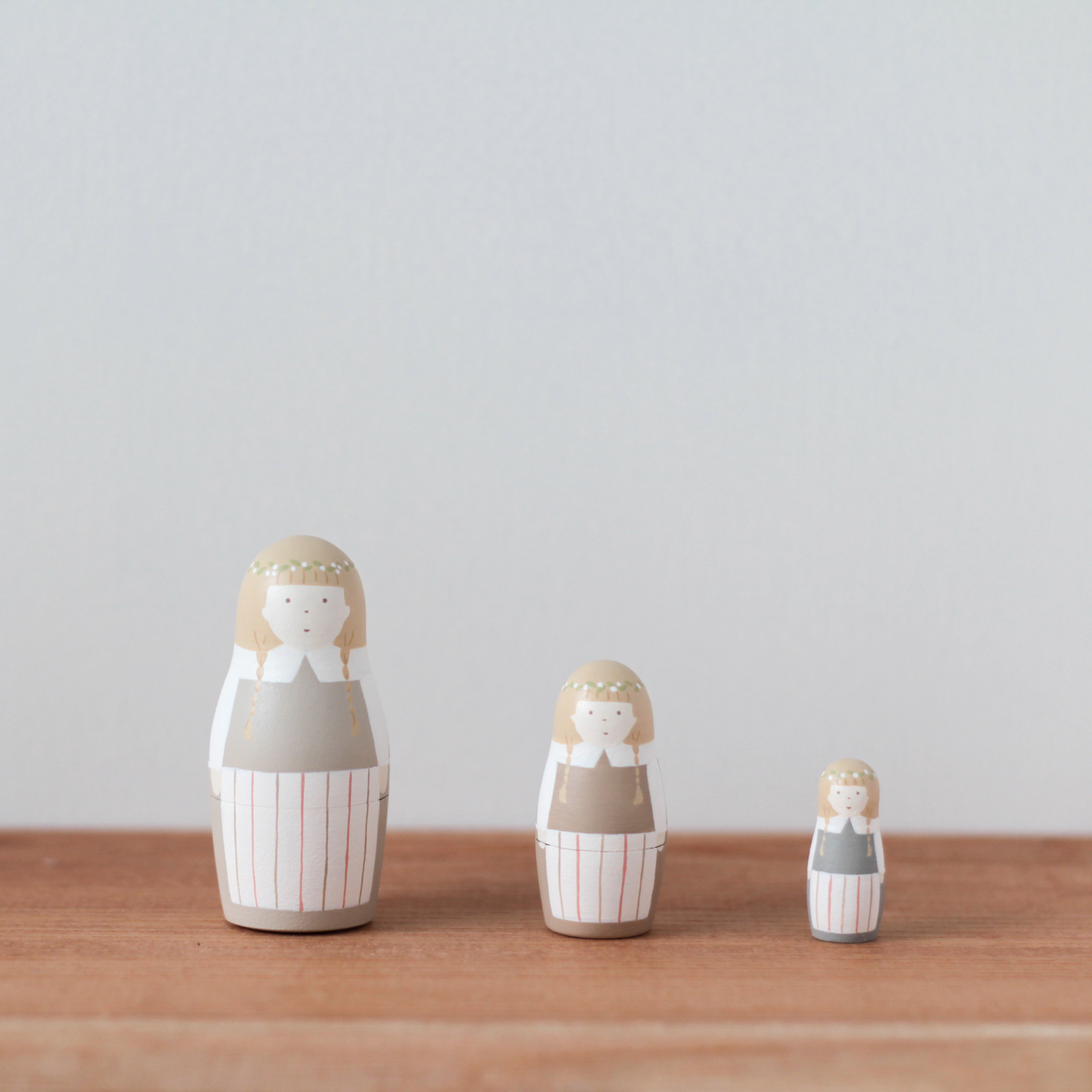 花かんむりのおんなのこ