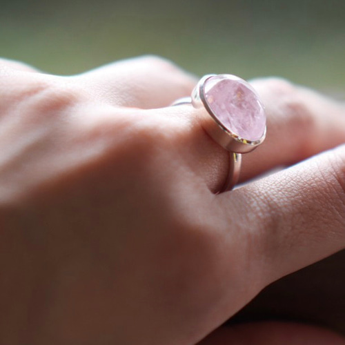 シルバーリング石付き モルガナイト|石彩-木目金・高級シルバーリング