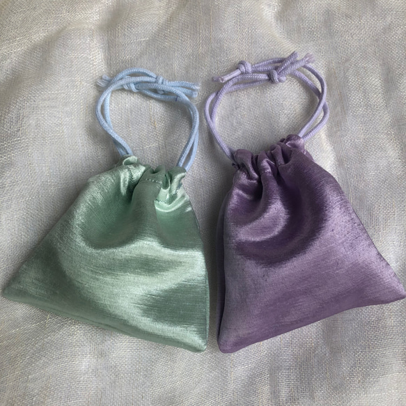 シルクヘンプ巾着　手染め　絹小物　巾着袋　和風　ヘンプ　ポーチ　ケース 3枚目の画像