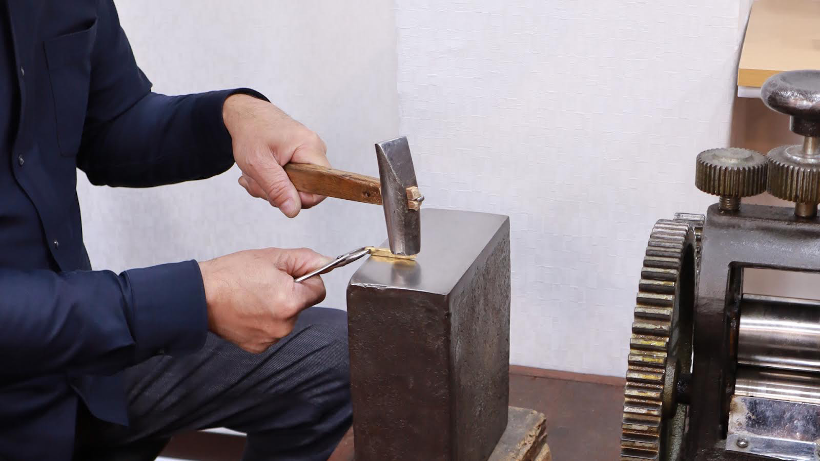 幾何学模様シルバーリング　[silver 選べるカラー] 　誕生日・記念日のプレゼントにも！