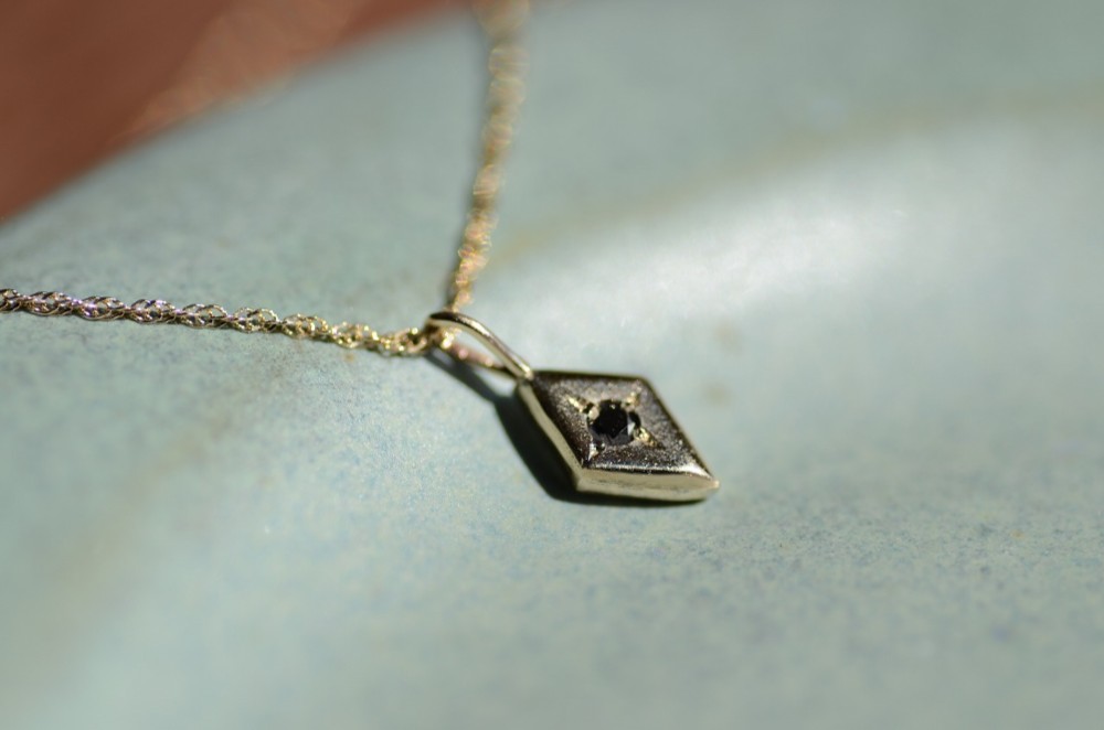 十字星〜ブラックダイヤモンド〜（ペンダントトップのみ）