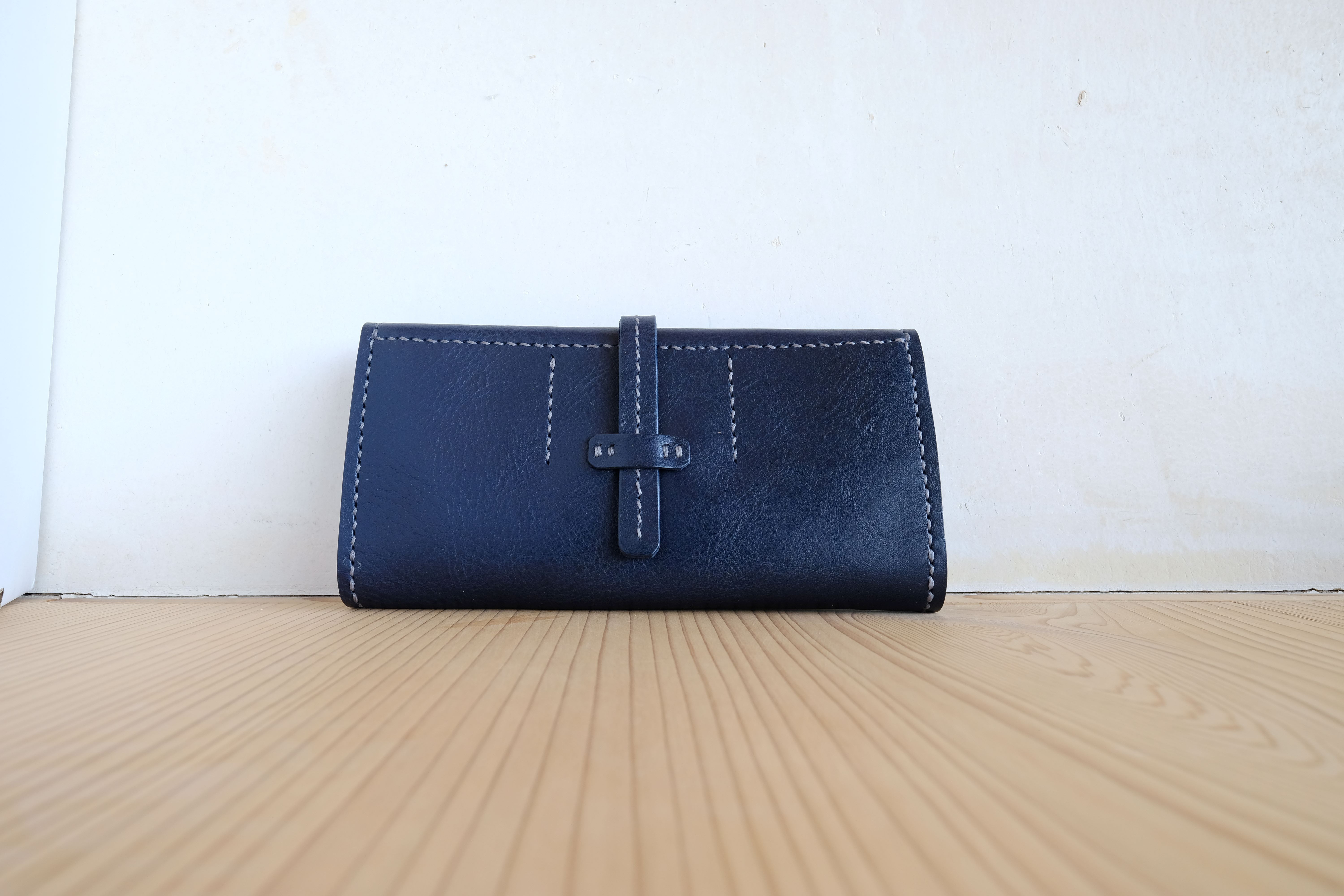 長財布　ネイビー