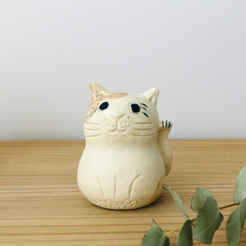 一点もの お花も飾れる、招き猫の『ミッケ』☆陶器の置物ゆるかわ癒し