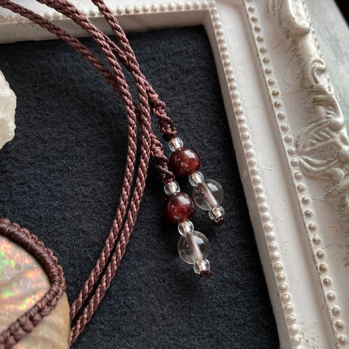 レインボーカラー アンモナイト化石 マクラメ編みネックレス・マクラメ