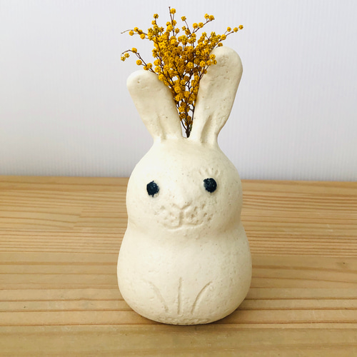 一点もの お花も飾れる、白うさぎの『うっちゃん』☆陶器の置物ゆる