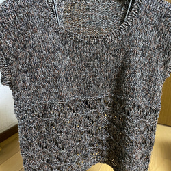 サマーヤーンで編んだ袖なしセーター 4枚目の画像